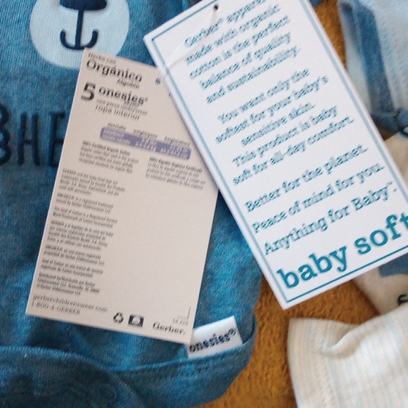 5 onesies.. 3 stripes 2 teddy bears - Picture 2 of 6